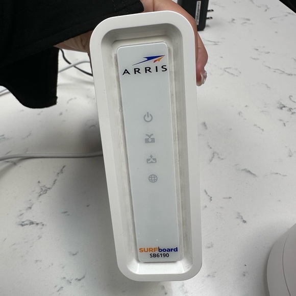 ARRIS SURFboard SB6190 Modem